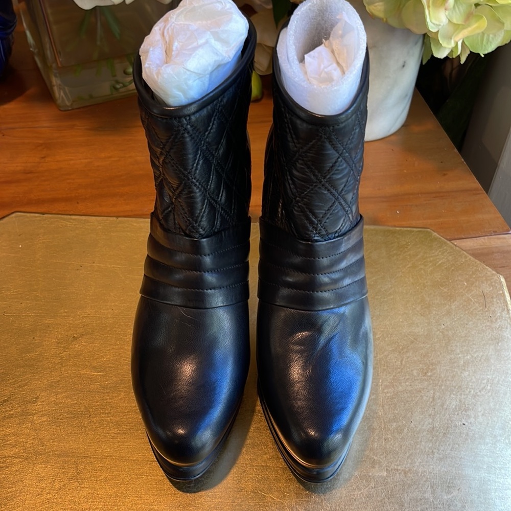 Nwt! Stuart Weitzman Platform Booties / Never Wor… - image 5